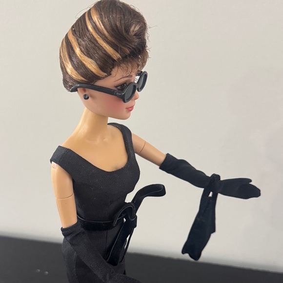 Vintage Madame Alexander Holly Golightly Audrey Hepburn Breakfast at Tiffany’s - Picture 6 of 7